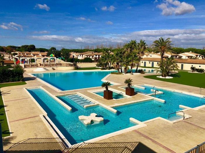 Holiday home Maison Confort 4 Ch 8p Domaine Prive Avec Piscines, Et A 10 Min A Pied